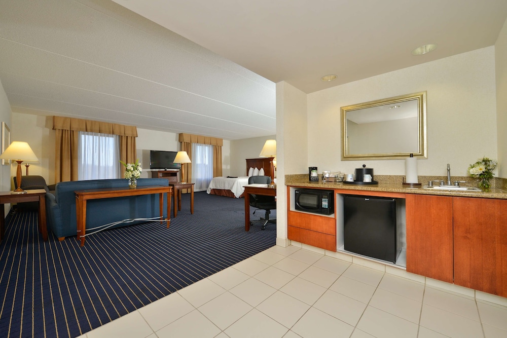 Hampton Inn Farmville VA - photo 15