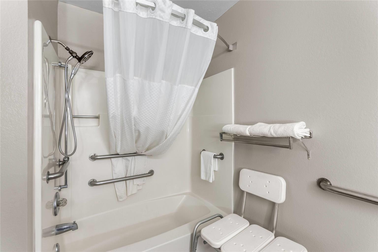 Super 8 by Wyndham Evansville East - photo 15