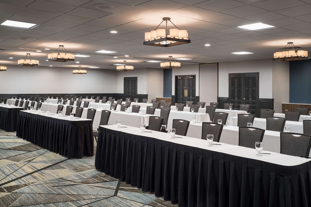Embassy Suites by Hilton Austin Central - photo 46