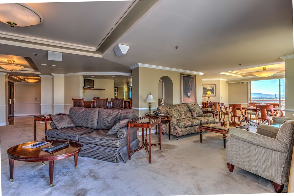 Embassy Suites by Hilton Convention Center Las Vegas - photo 25