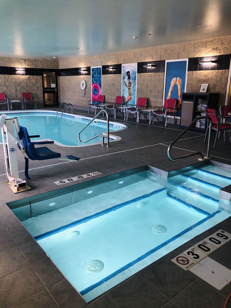 Holiday Inn Express Fargo West Acres by IHG - photo 41