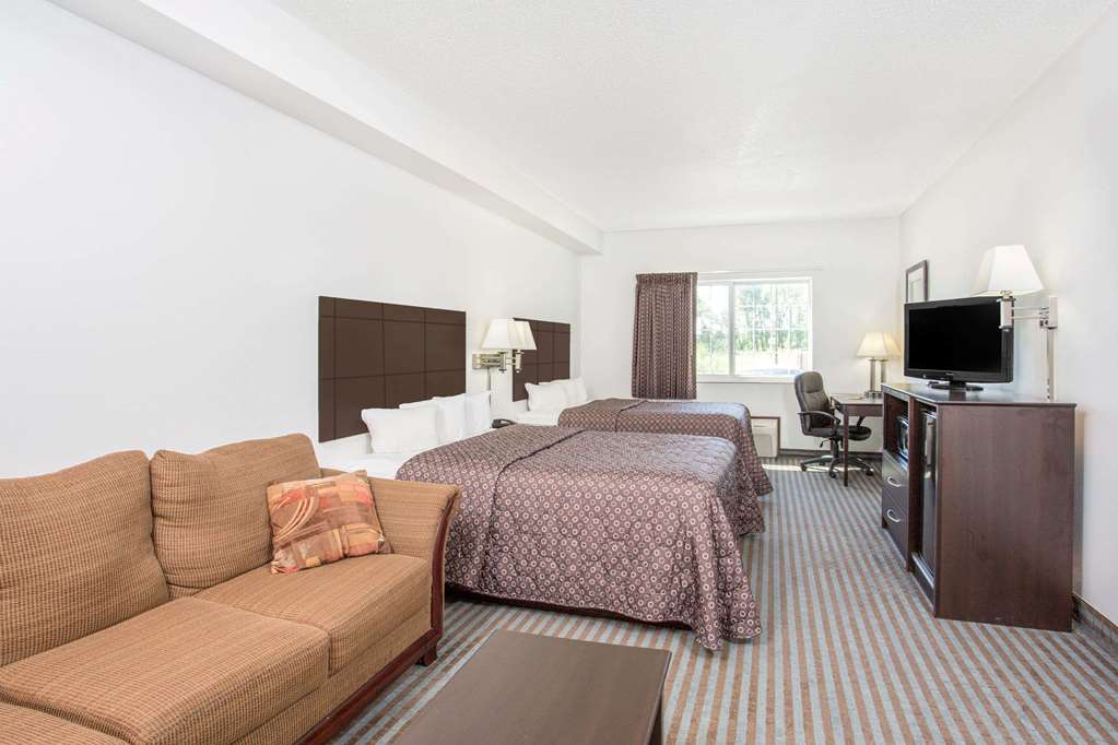 Super 8 by Wyndham Cedar Falls IA University - photo 13