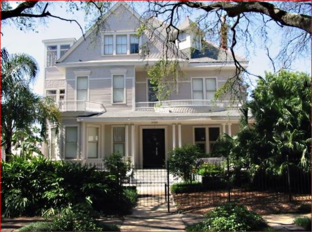 Avenue Inn Bed and Breakfast - photo 2
