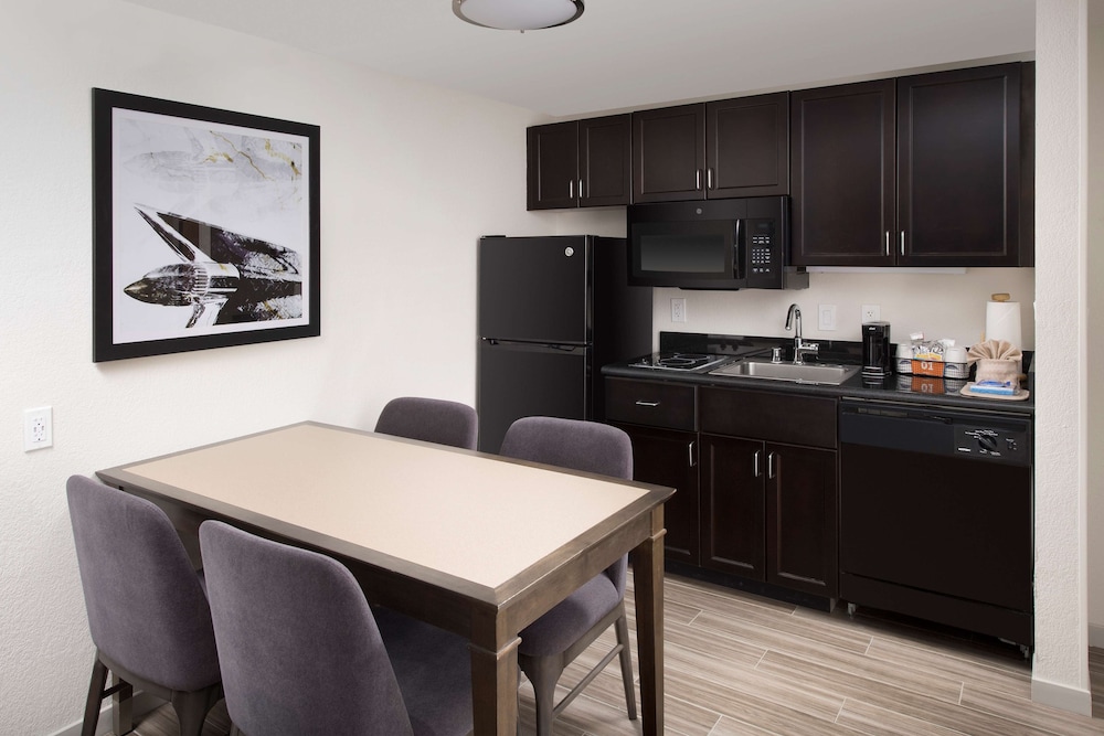 Hampton Inn & Suites Anaheim Garden Grove - photo 14