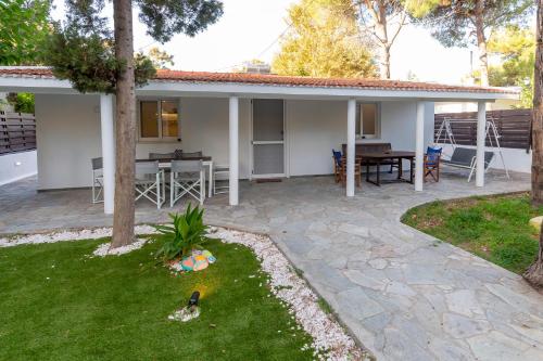 Katerlove Beach House — 4-Star Luxury Hotel in Faliraki, Greece