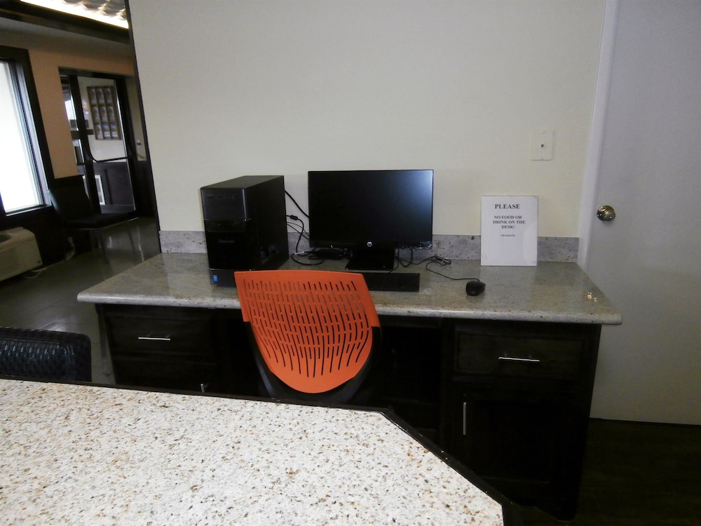 Americas Best Value Inn & Suites Thief River Falls - photo 25