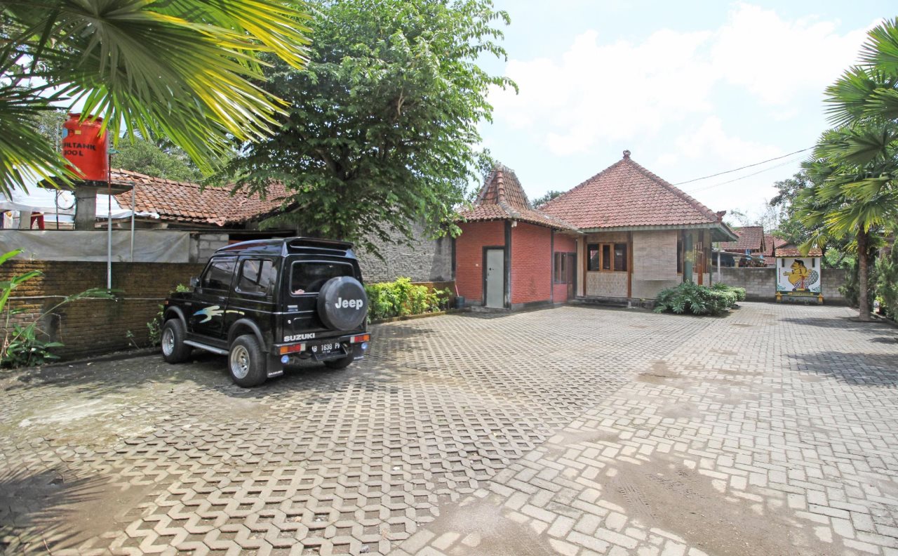 RedDoorz near Candi Pawon Borobudur in Magelang, Indonesia
