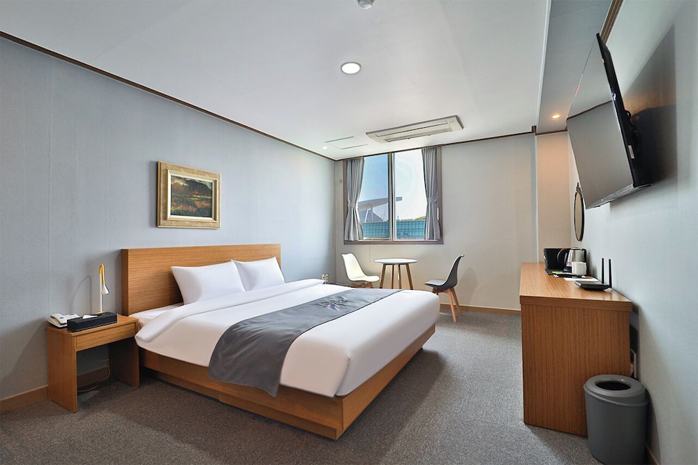 Hotel Noah - carbon neutral hotel in Busan