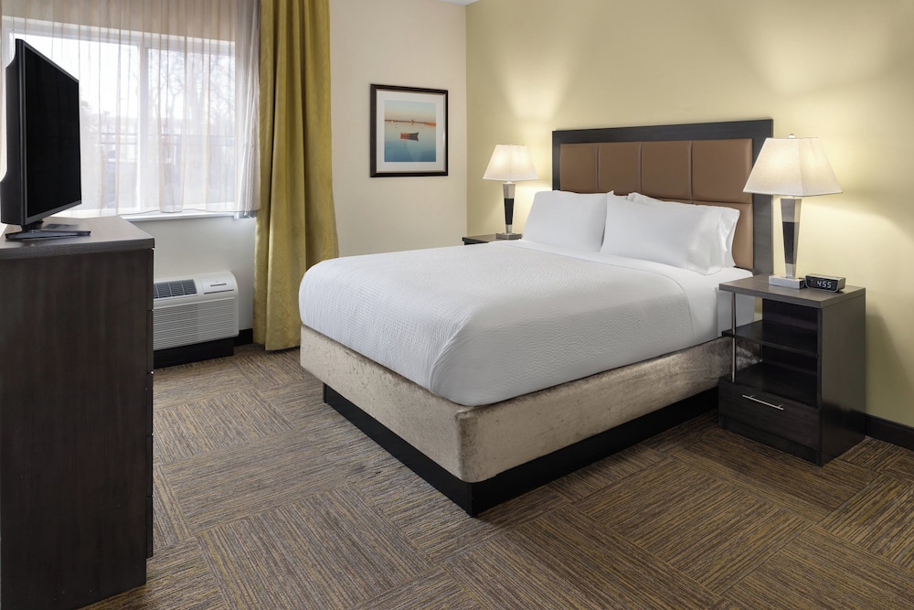 Candlewood Suites Chester Philadelphia International Airport by IHG - photo 12
