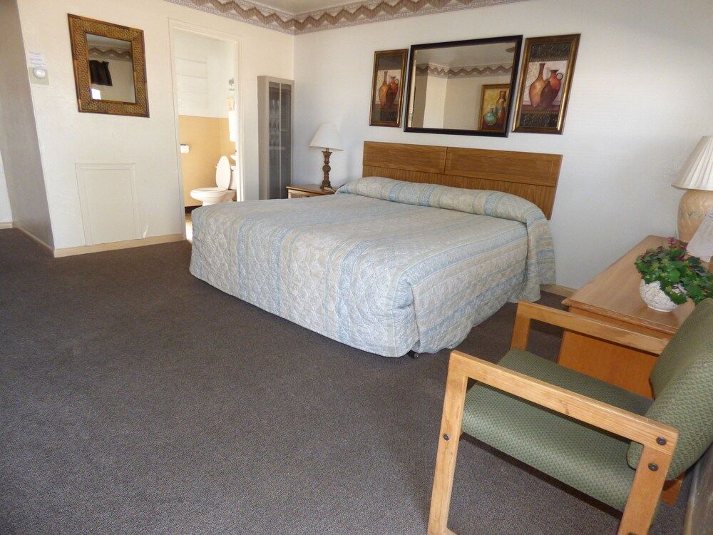 Rainbow Inn & Cottages - photo 24