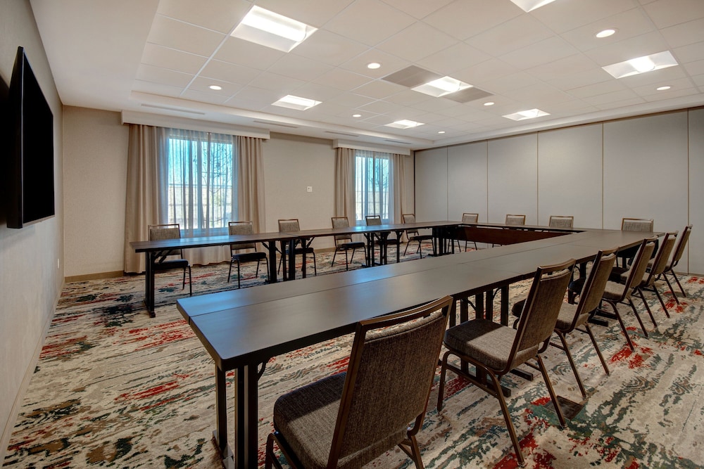 Fairfield by Marriott Inn & Suites Lancaster Palmdale - photo 35