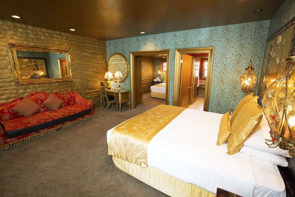 Madonna Inn - photo 18