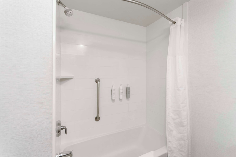Hampton Inn & Suites Columbus Scioto Downs - photo 23
