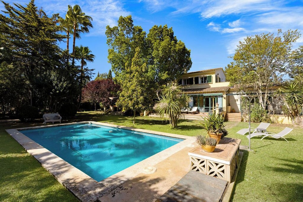 Villa Santa Maria — 4-Star Luxury Hotel in Santa Maria Del Cami, Spain