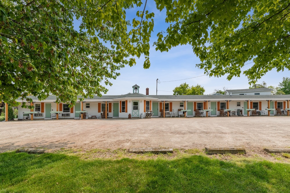 Sunset Acres Motel in Hudson, United States