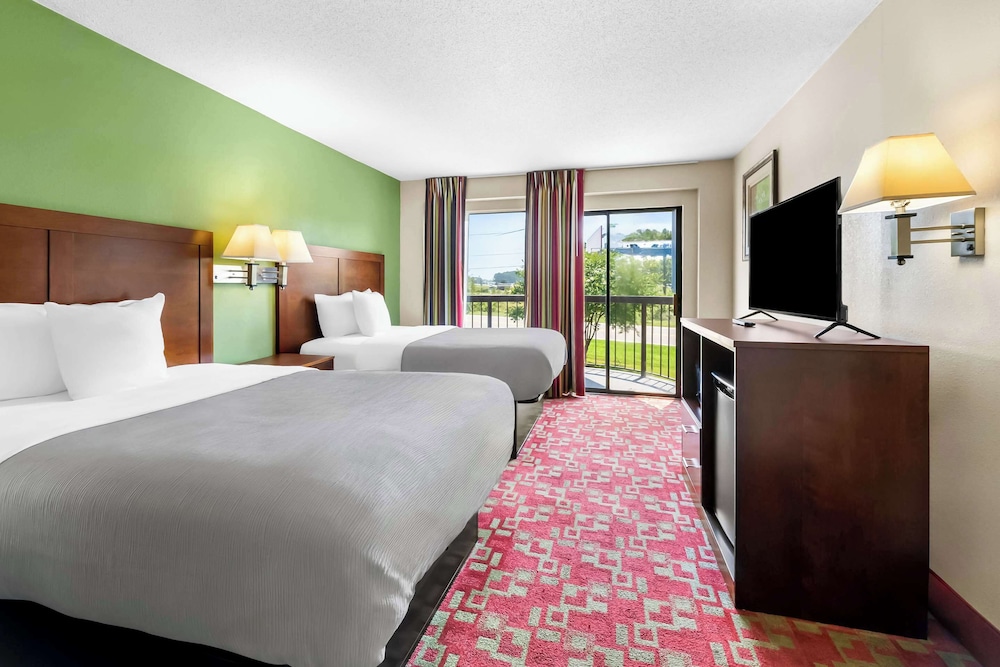 Quality Inn Selma Smithfield - photo 22