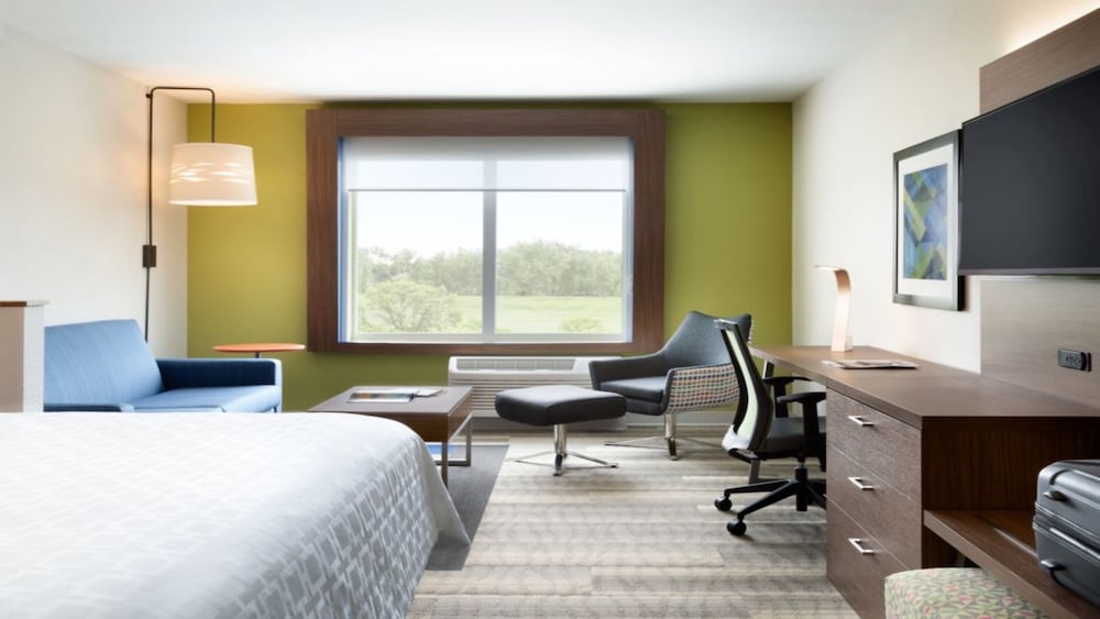 Holiday Inn Express & Suites Canton by IHG - carbon neutral hotel in Canton