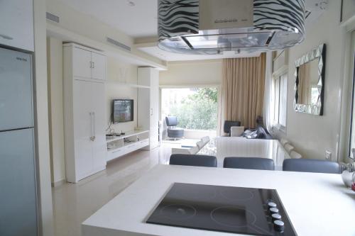 Dizengoff Lovely family apartment 3 rooms. — 4-Star Luxury Hotel in Tel Aviv, Israel