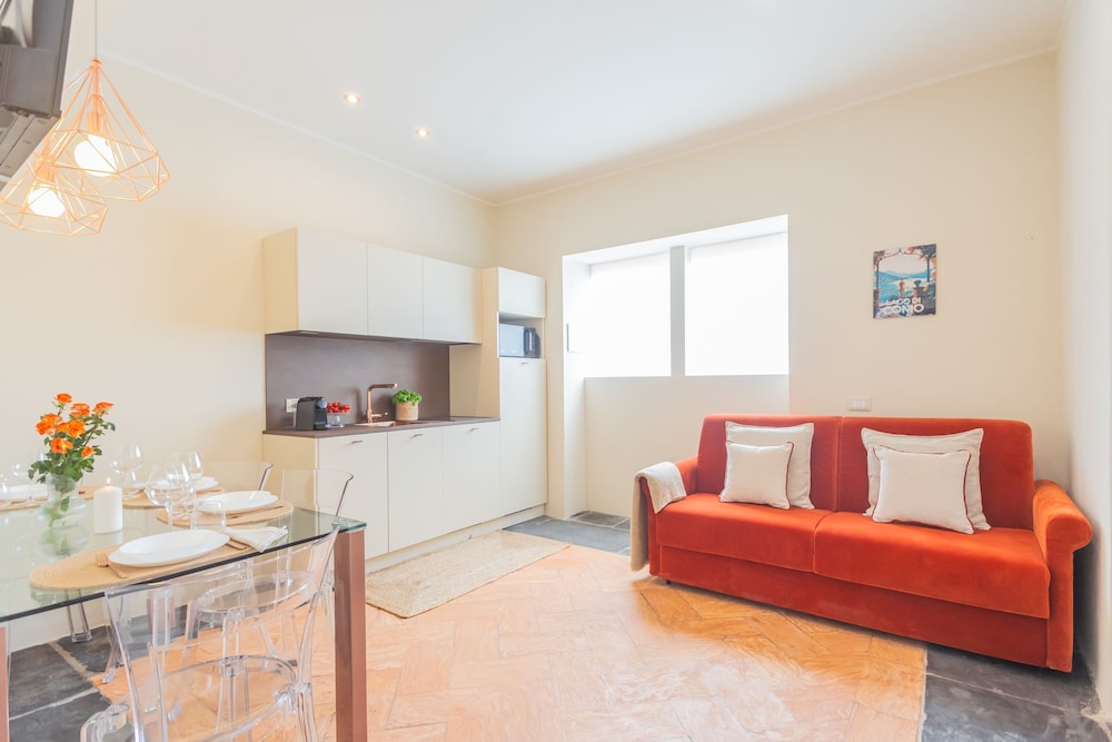 Como Dreams Apartments Serendipity Suite — 4-Star Luxury Hotel in Como, Italy