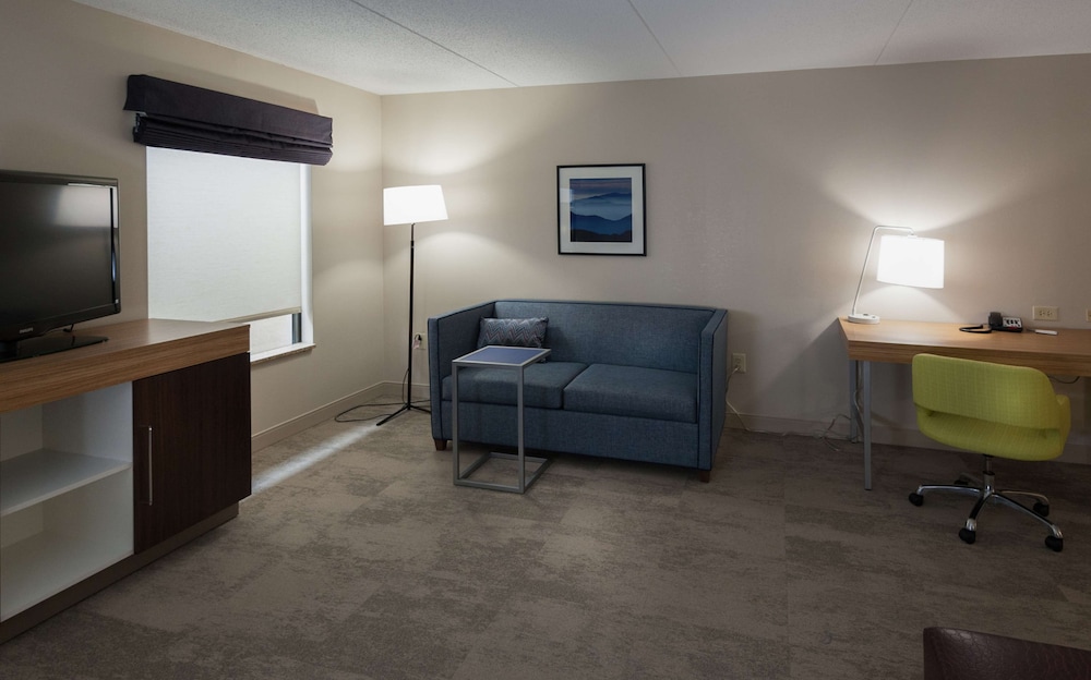 Hampton Inn Doylestown - photo 25