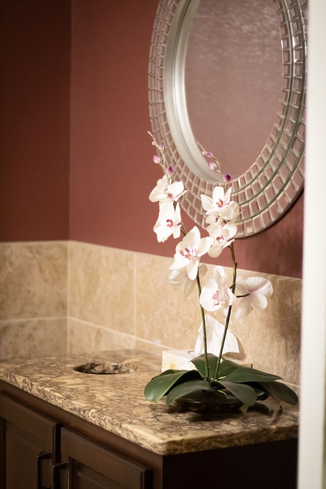 Monument Inn & Suites - photo 29