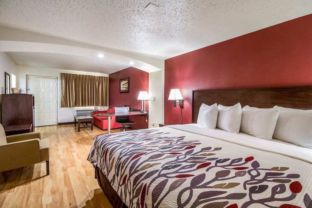 Red Roof Inn Houston East I 10 - photo 16