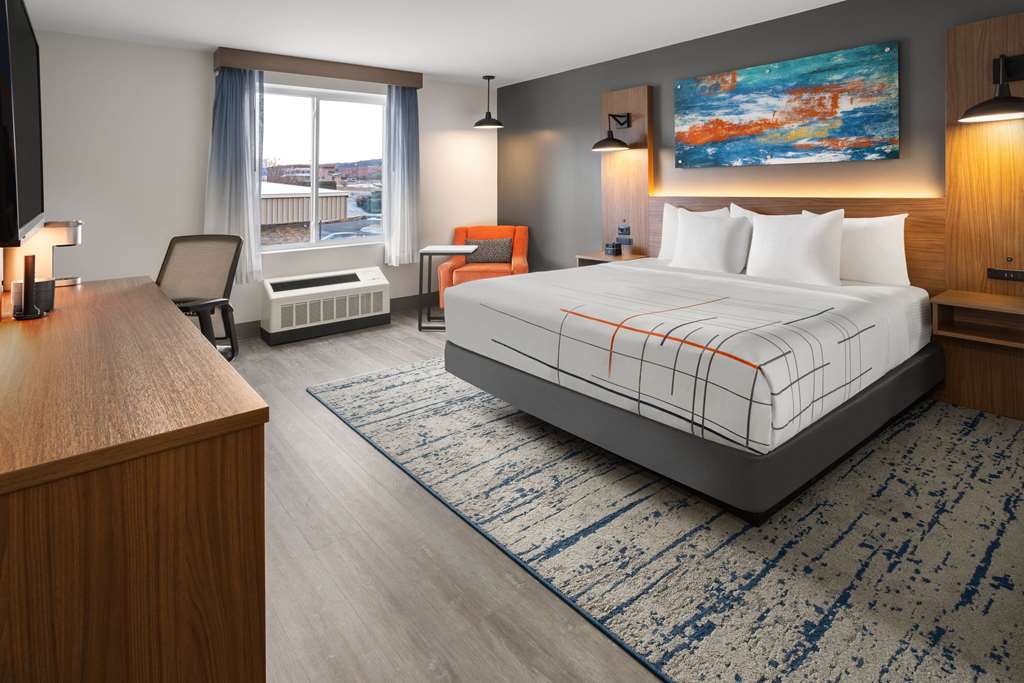 La Quinta Inn & Suites By Wyndham Williston Burlington - photo 9