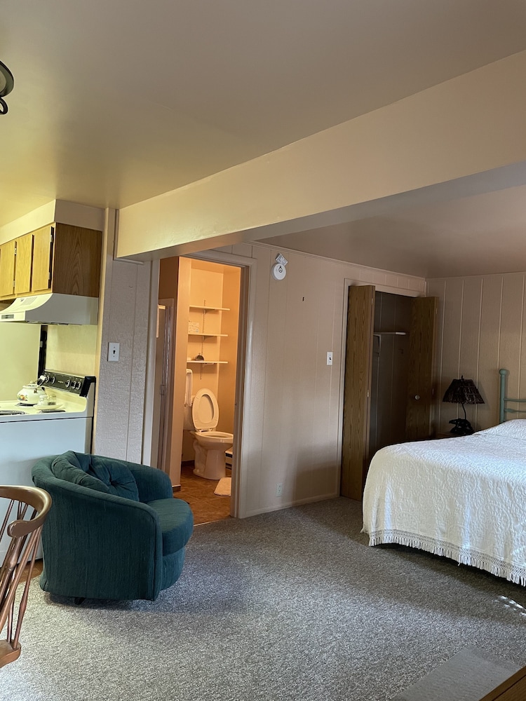 Wagon Wheel Hotel - photo 31