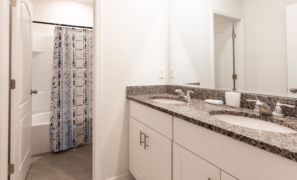 7572oml solterra Resort 7 Bedroom Home by RedAwning - photo 24