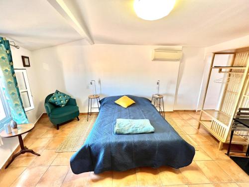 Cite Medievale Appt 3 Etoiles Vue Mer 2 Ch in Hyeres, France