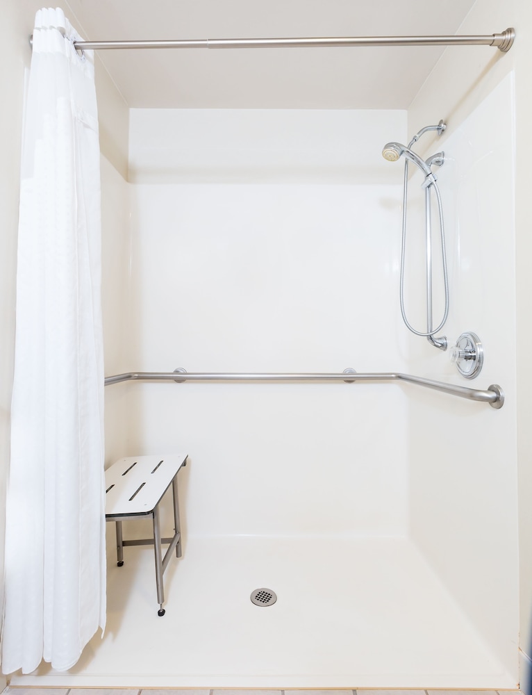 Holiday Inn Express Hotel & Suites Mt. Holly by IHG - photo 26