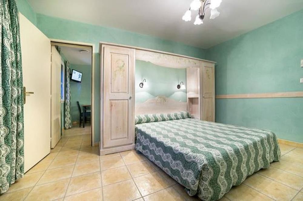 Le Logis De LEscalin — hotel in La Garde-Adhemar