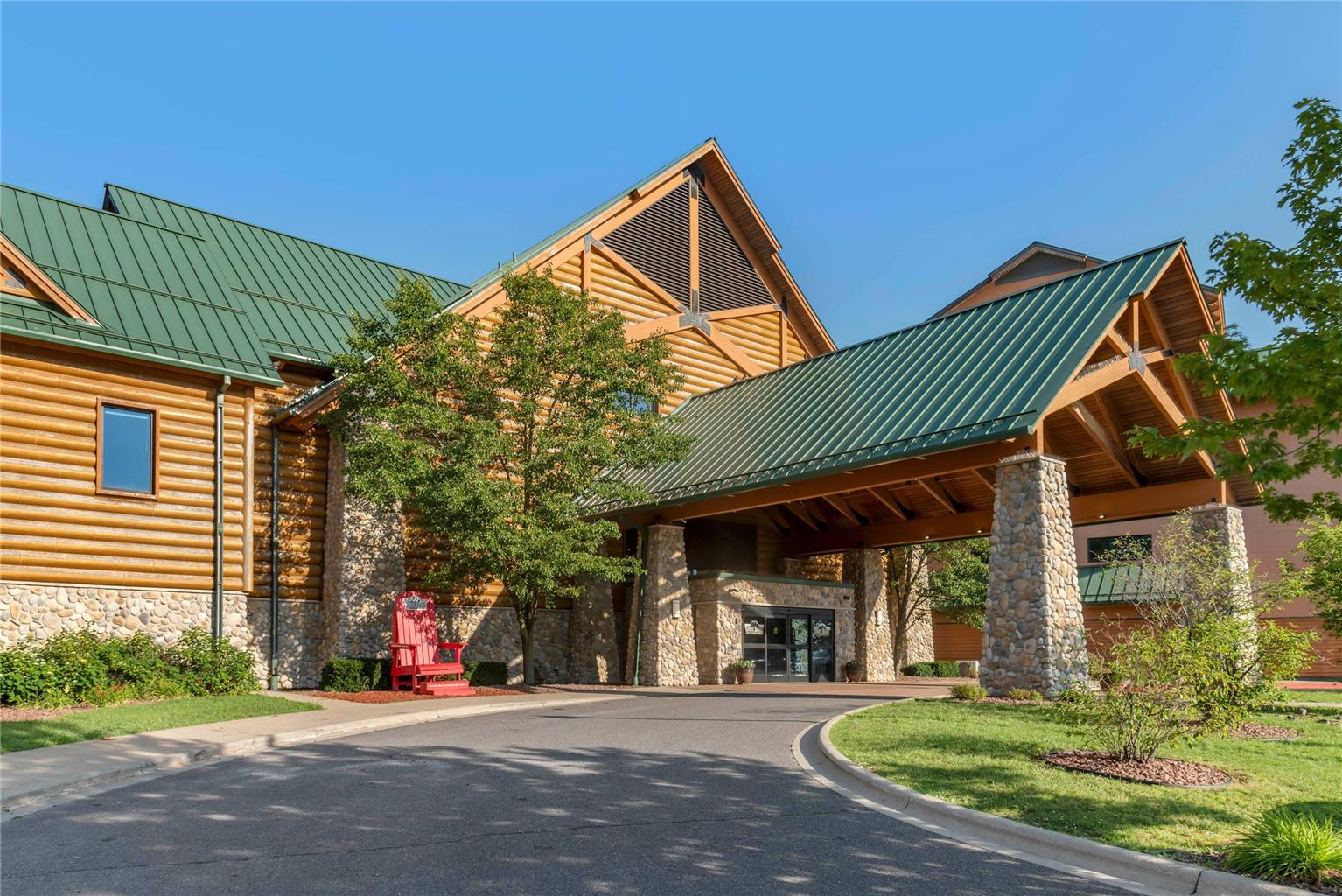 Three Bears Waterpark Resort Near Tomah Ascend Collection Hotel - photo 4
