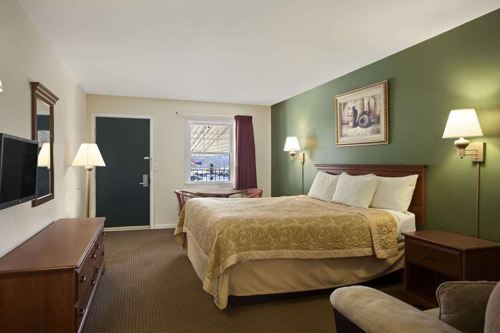 Super 8 by Wyndham Mifflinville Near Bloomsburg - photo 9