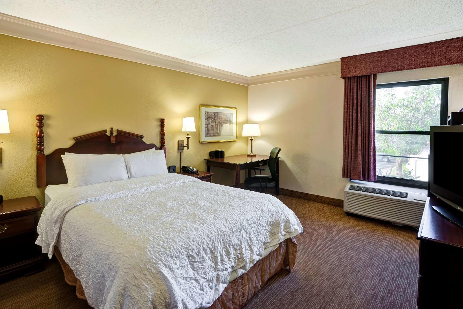 Quality Inn Hamilton Place - photo 8
