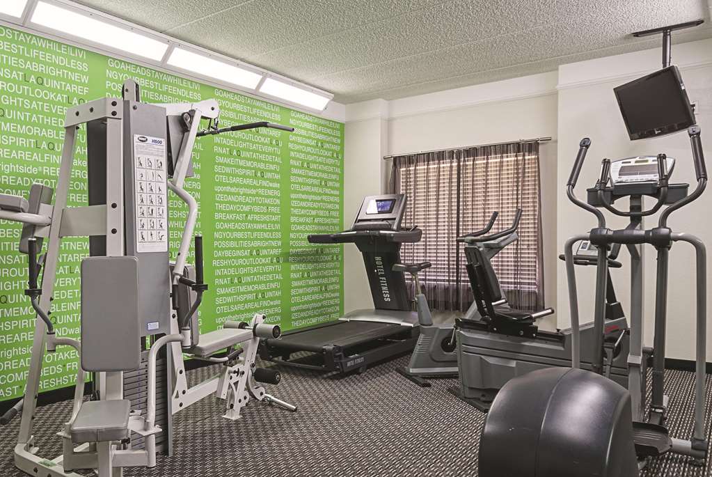 La Quinta Inn & Suites by Wyndham Ontario Airport - photo 12