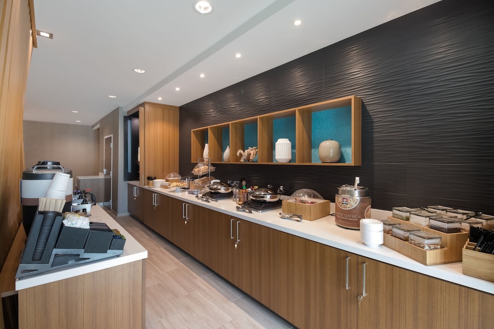 SpringHill Suites by Marriott Dallas NW Hwy I35E - photo 39