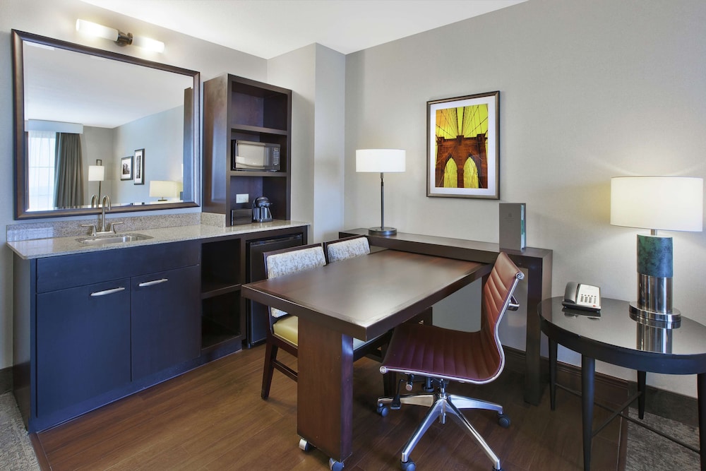 Embassy Suites Columbus Airport - photo 9