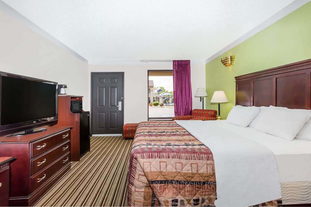 Days Inn by Wyndham Oneonta AL - photo 12