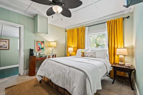 Old Carrabelle Hotel Flamingo Suite in Carrabelle, United States