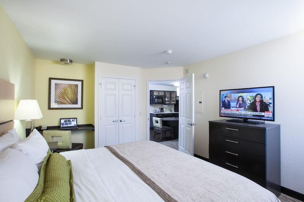 Candlewood Suites New Braunfels an IHG Hotel - photo 3