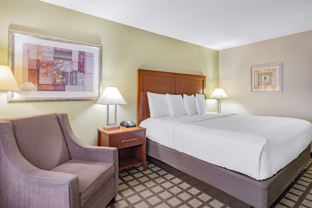 Baymont by Wyndham Gurnee - photo 11