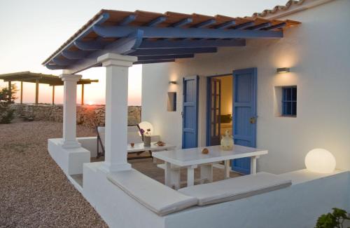 Cas Saliners Villa Can Paya — 4-Star Luxury Hotel in Sant Francesc De Formentera, Spain