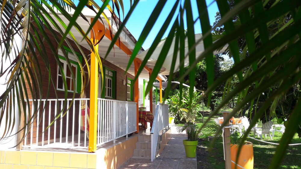 Bungalow Papaye — 4-Star Luxury Hotel in Pointe-Noire, Guadeloupe