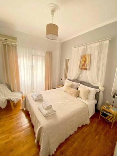Elias' Family Flat in Plato's Academy — 4-Star Luxury Hotel in Athens, Greece