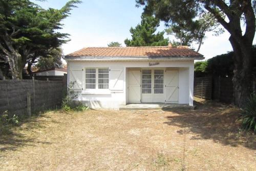 Pétrouchka dans les pins in Saint-Hilaire-De-Riez, France