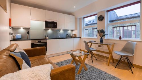 Barbican Serviced Apartments by LovelyStay — 4-Star Luxury Hotel in London, United Kingdom