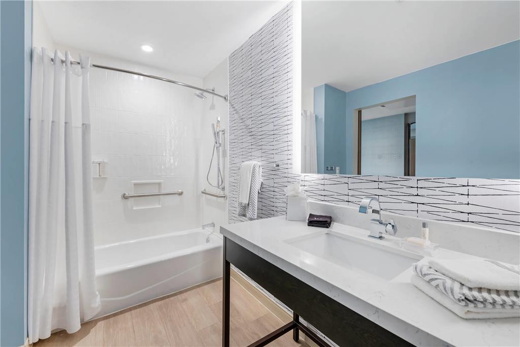 Cambria Hotel Austin Downtown - photo 20