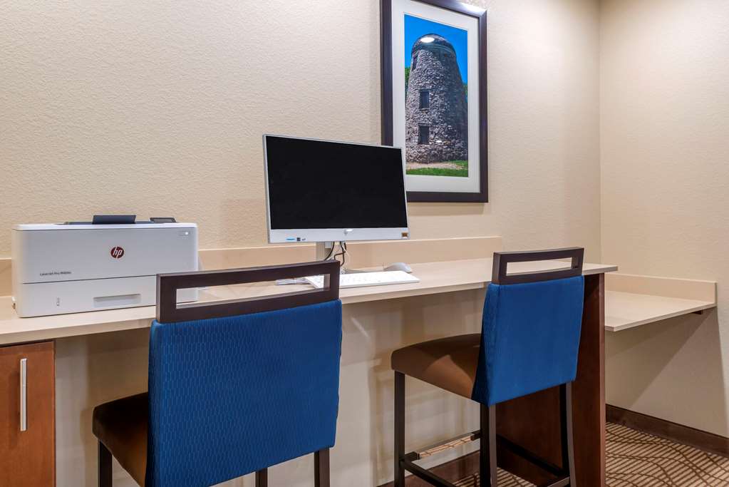 Comfort Inn & Suites North Mankato - photo 39