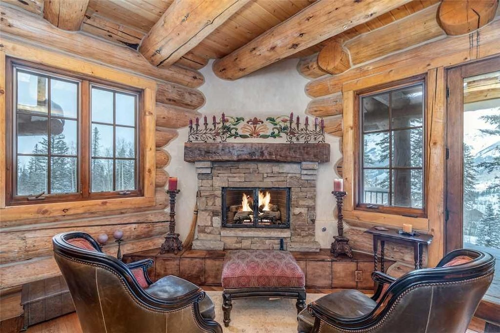 Hilltop Hideaway Expansive Views From This Private Estate Hot Tub Pool Table - photo 26